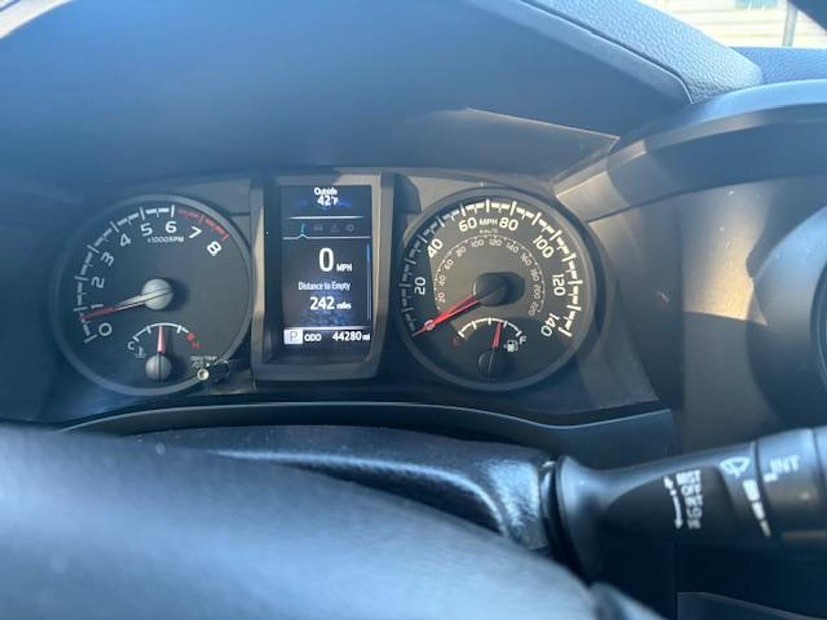 Used 2022 Toyota Tacoma SR5 Double Cab Long Bed V6 6AT 4WD