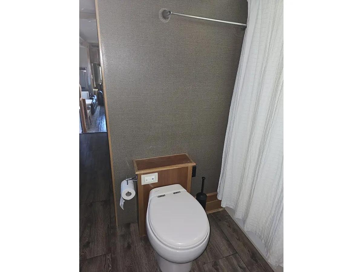 Used 2018 Vanleigh Beacon 39GBB Fifth Wheel