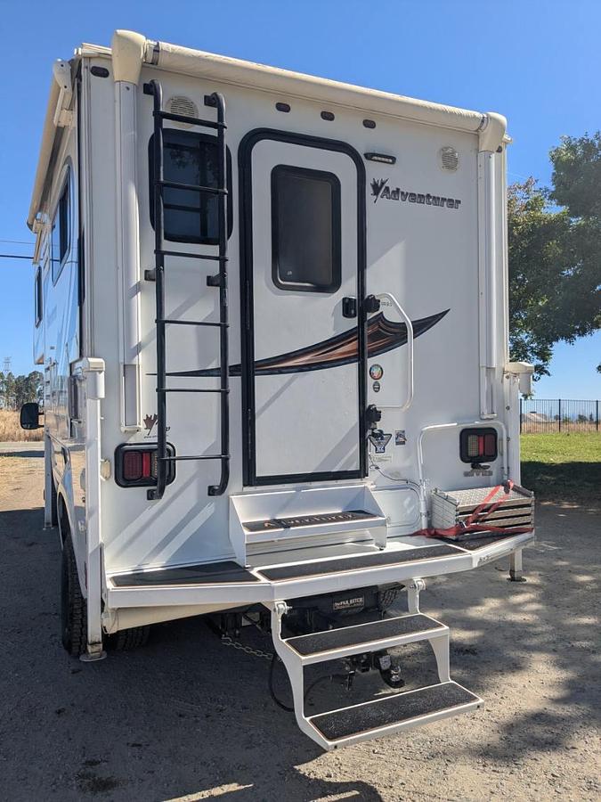 Used 2016 Adventurer 89RVS Motorhome