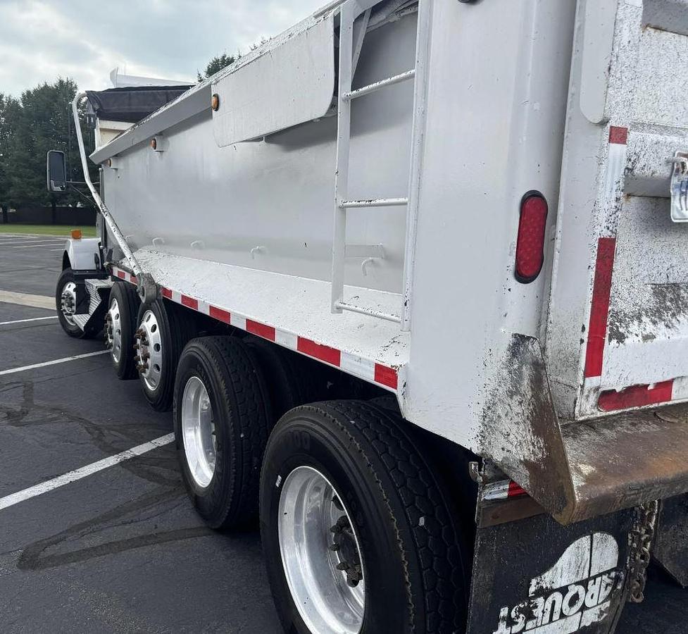 Used 2009 KENWORTH T800 Dump Truck