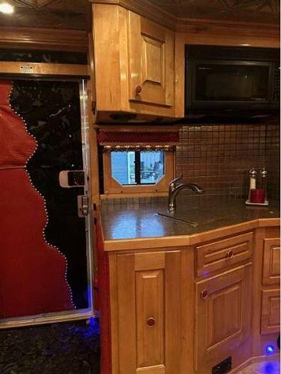 Used 2010 Hart 3 Horse Trailer With Living Quarters