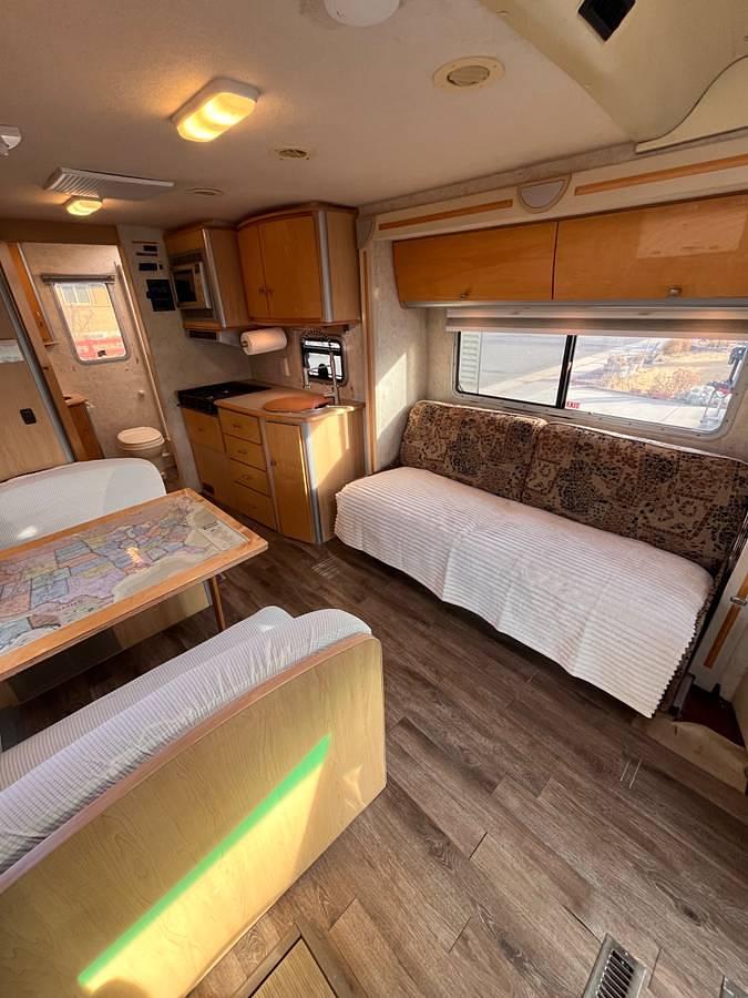 Used 2006 Winnebago Navion Itasca Rv