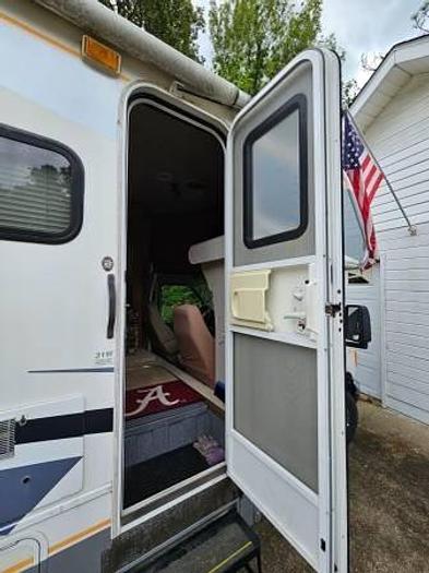 Used 2007 Fleetwood Tioga 31ft Class C Motorhome