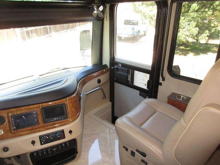 Used 2015 Fleetwood Discovery LXE 40E