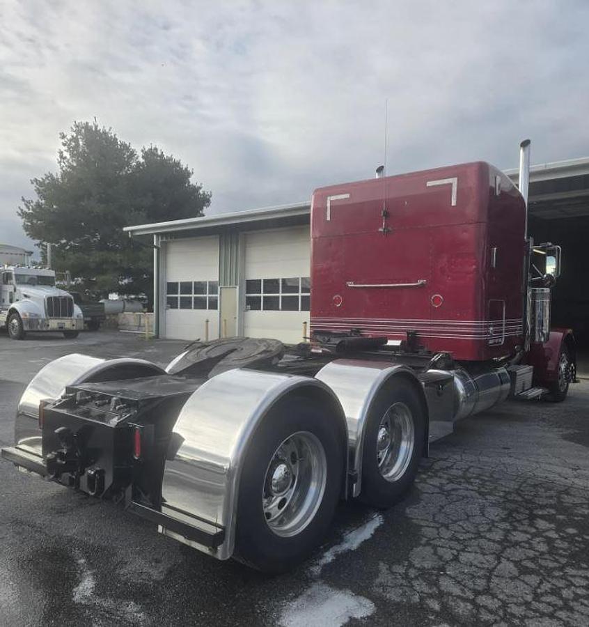Used 2001 PETERBILT 379EXHD Conventional Sleeper Semi
