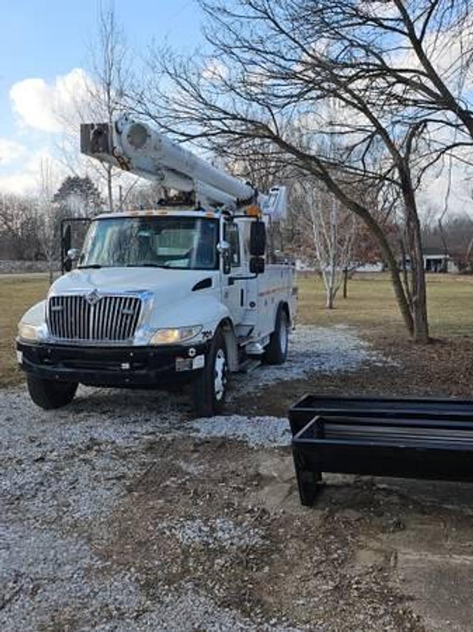 Used 2006 International Bucket Truck