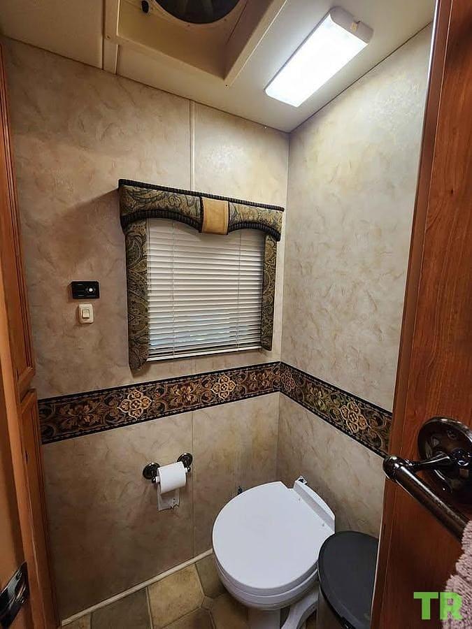 Used 2008 Holiday Rambler Vacationer XL 34PDD Cummins Diesel Pre-DEF 57K Miles