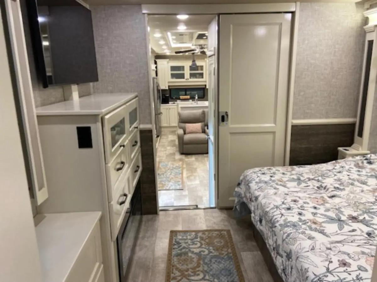 Used 2023 VanLeigh Beacon 41LKD Fifth Wheel