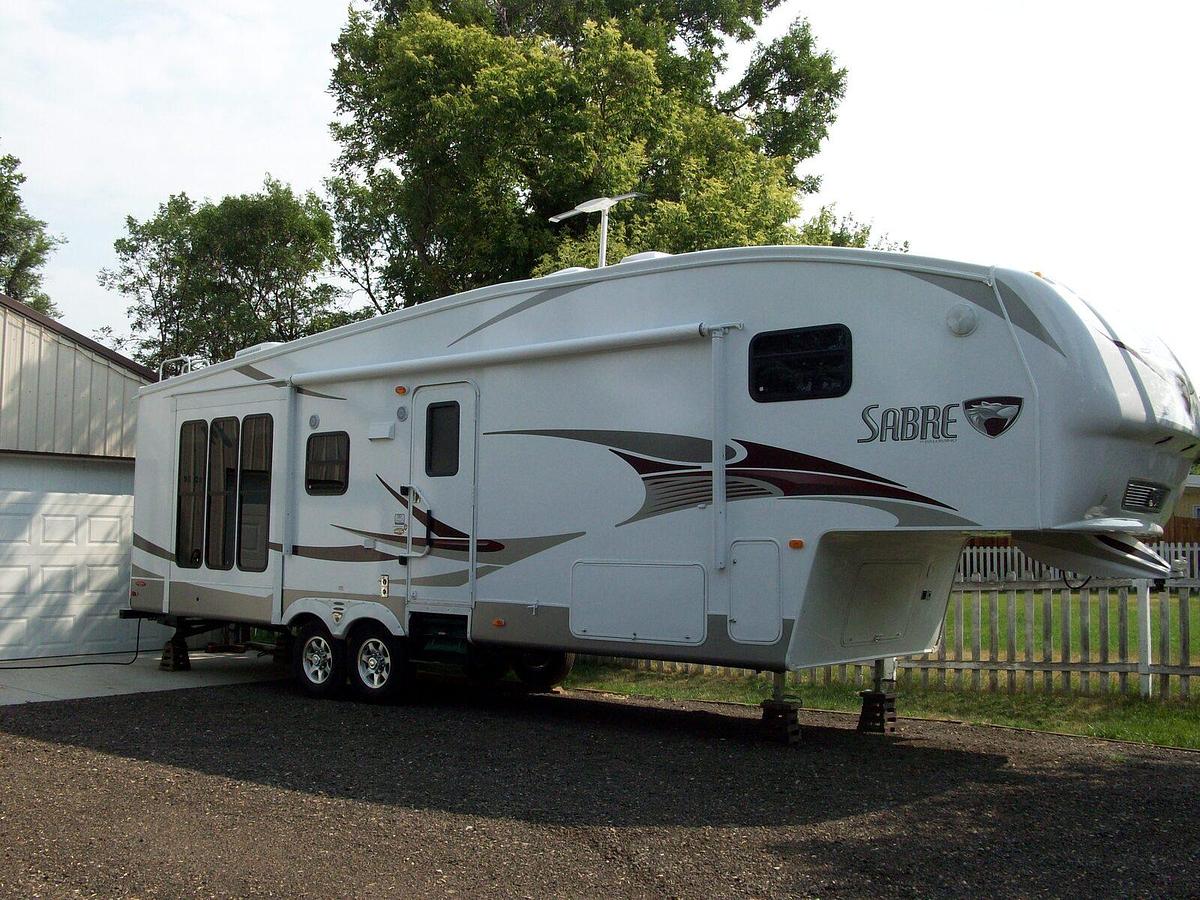 Used 2010 Palomino Sabre Fifth Wheel