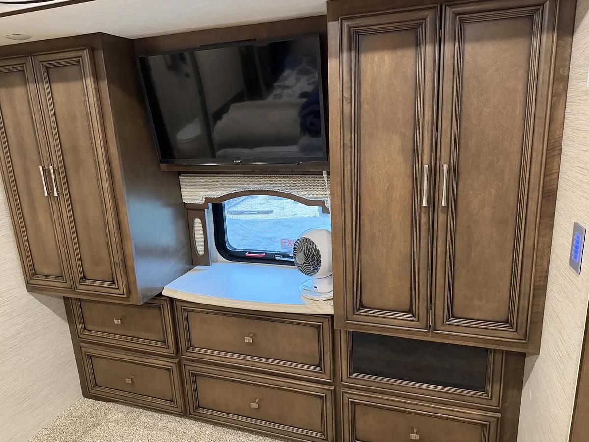 Used 2019 Newmar Ventana 3709