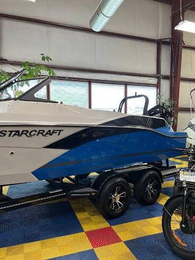 Used 2022 StarCraft SVX210 Deck Boat