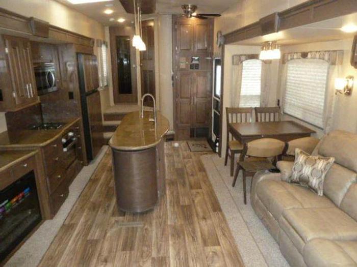 Used 2020 Northwood Arctic Fox Grande Ronde 35-5Z with a 2020 Chevrolet Silverado 3500HD 4WD