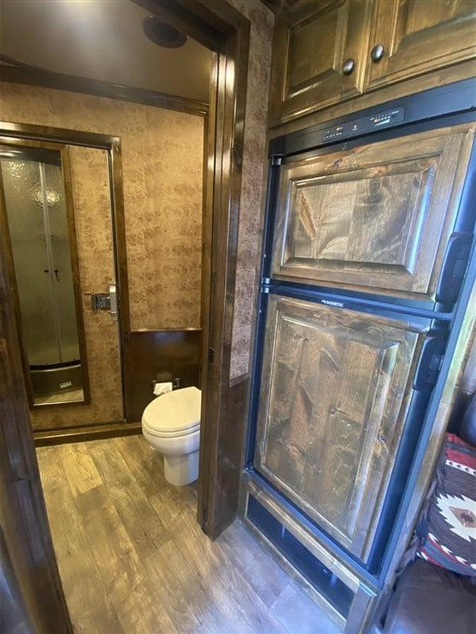 Used 2019 Platinum 3 Horse Trailer with Living Quarters