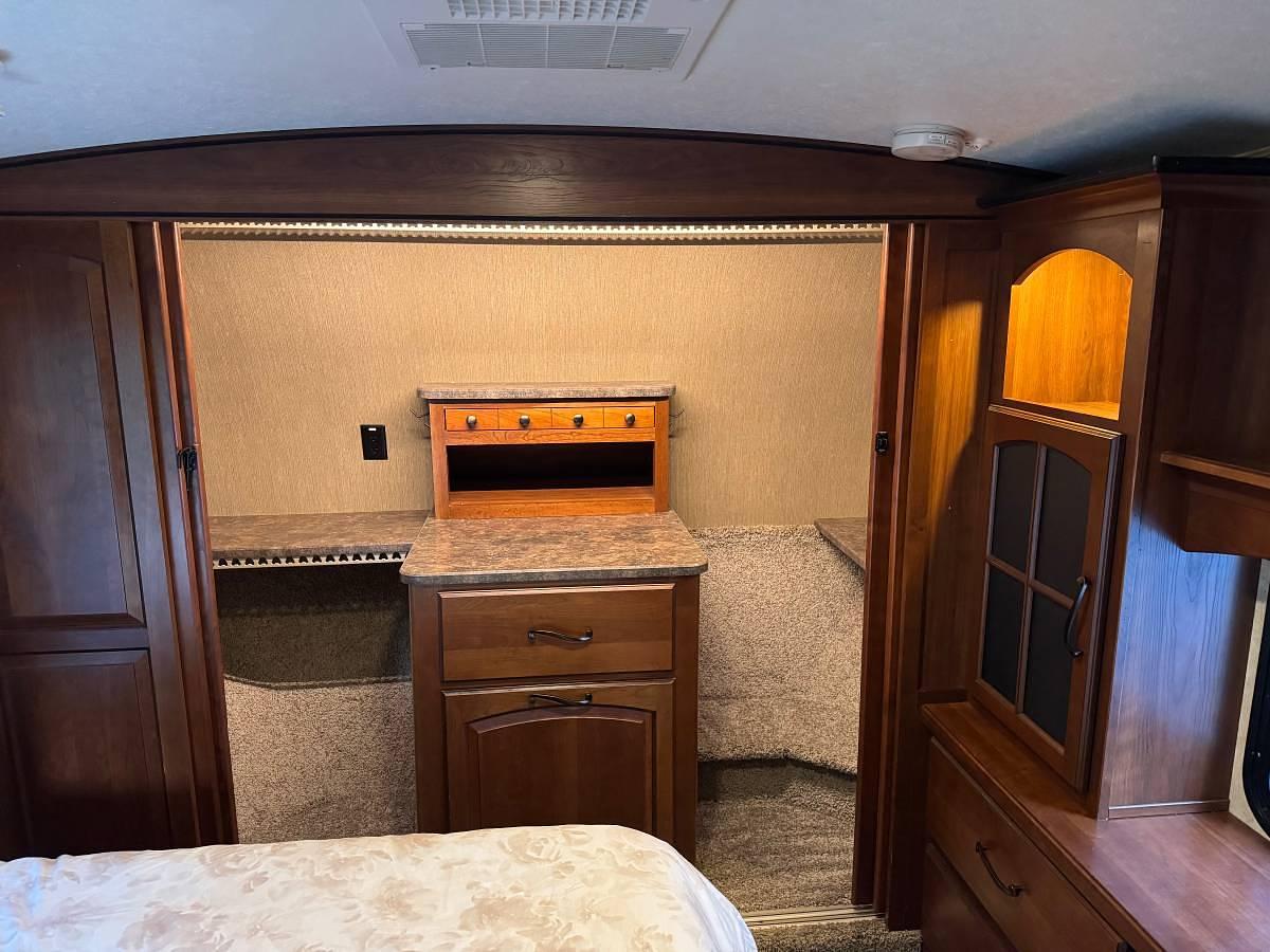 Used 2014 Keystone Montana 3625RE