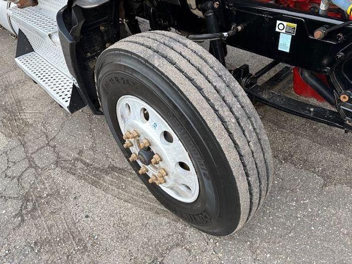 Used 2021 KENWORTH T880 Sleeper Semi Truck