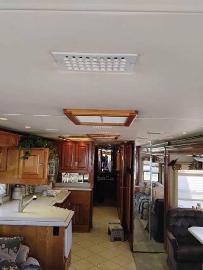 Used 2004 Monaco Dynasty