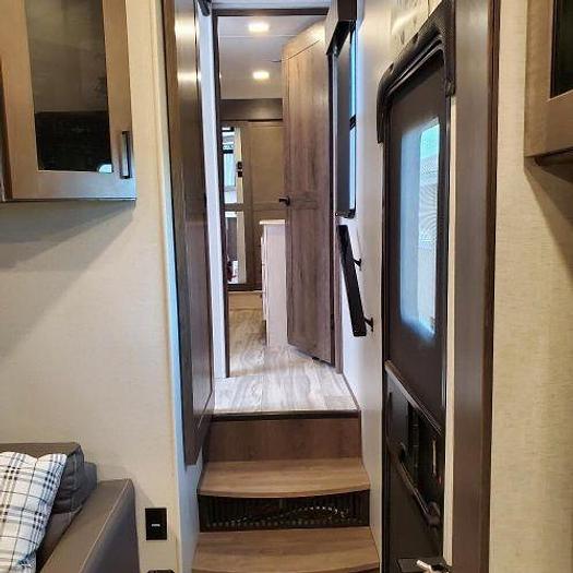 Used 2022 Alliance Valor 40V13