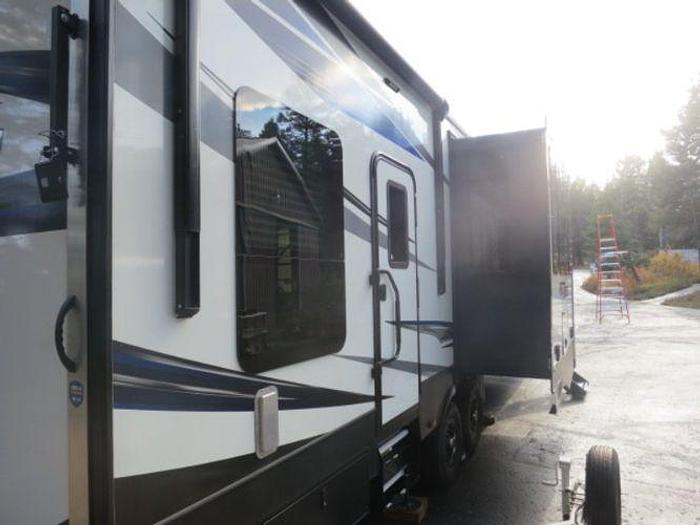 Used 2019 Keystone Fuzion 373