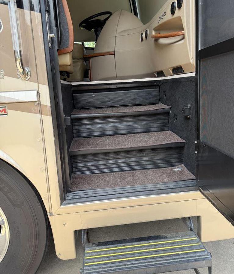 Used 2016 Winnebago Journey 40R