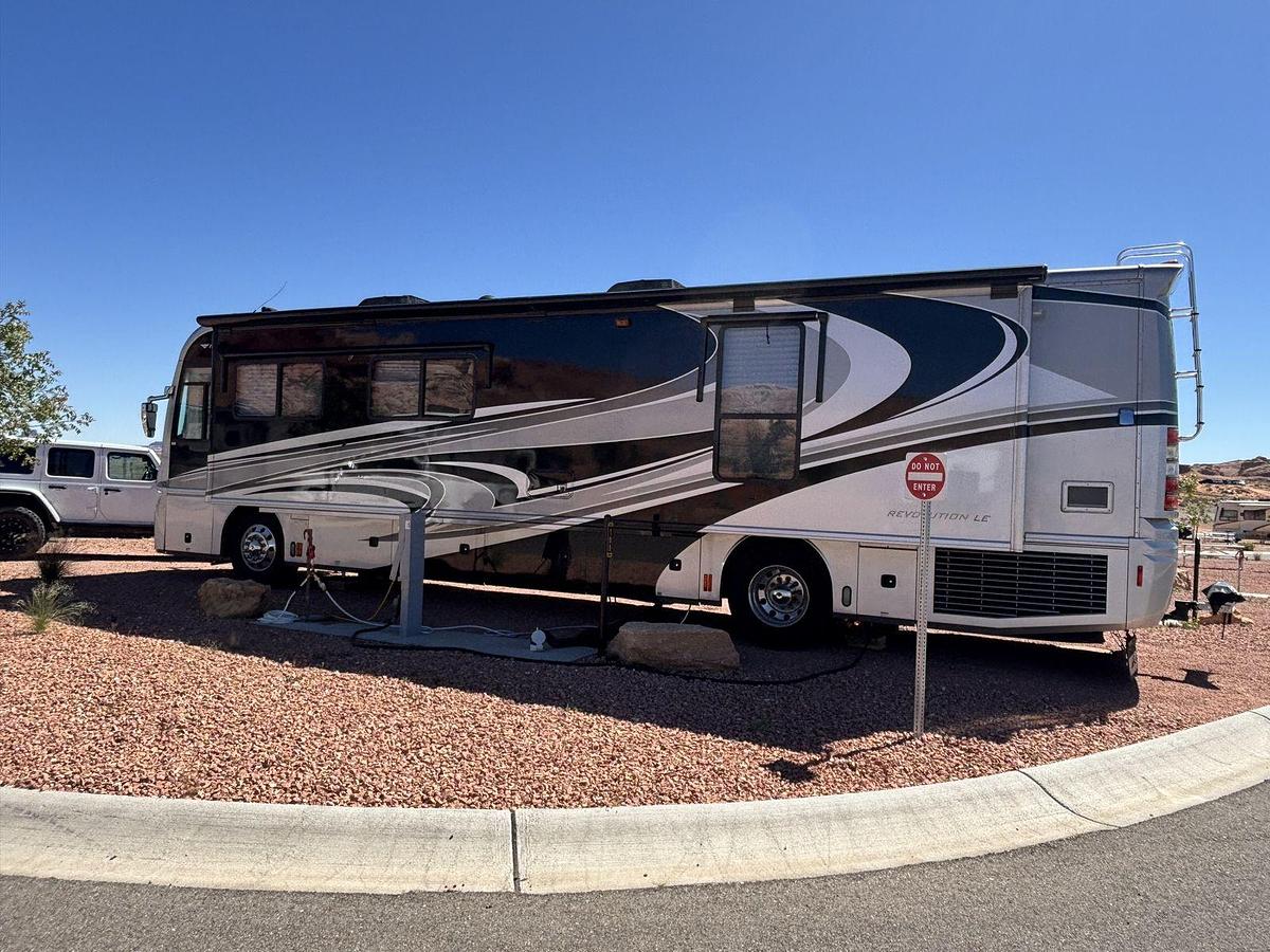 Used 2008 Fleetwood Revolution LE 40R Class A Diesel Motorhome