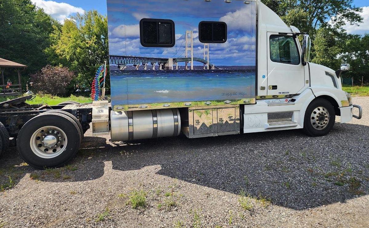 Used 2016 Volvo VNL64T860