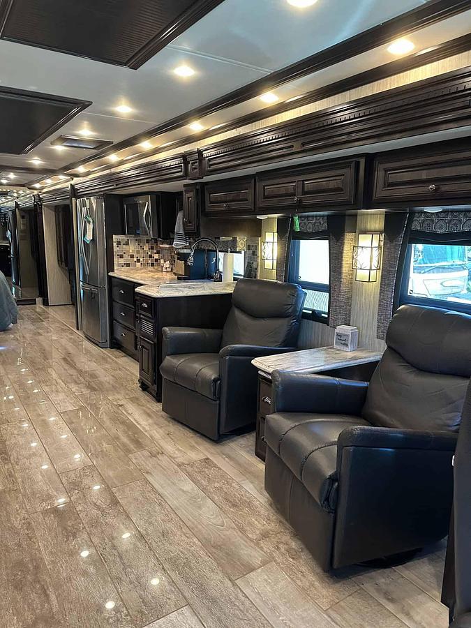 Used 2017 Newmar Dutch Star 4002