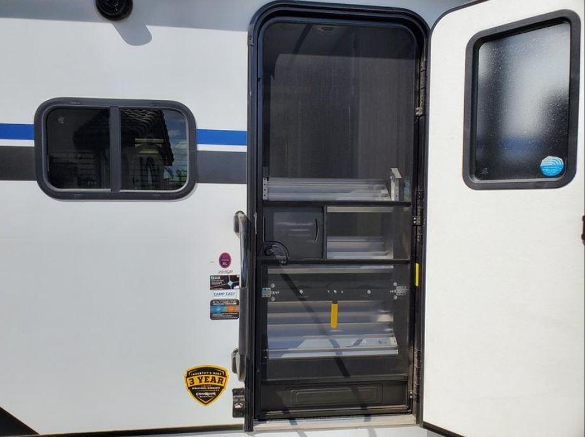 Used 2021 CrossRoads Sunset Trail 289QB