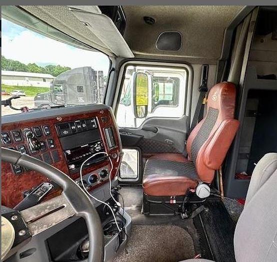 Used 2016 Mack Pinnacle CXU613