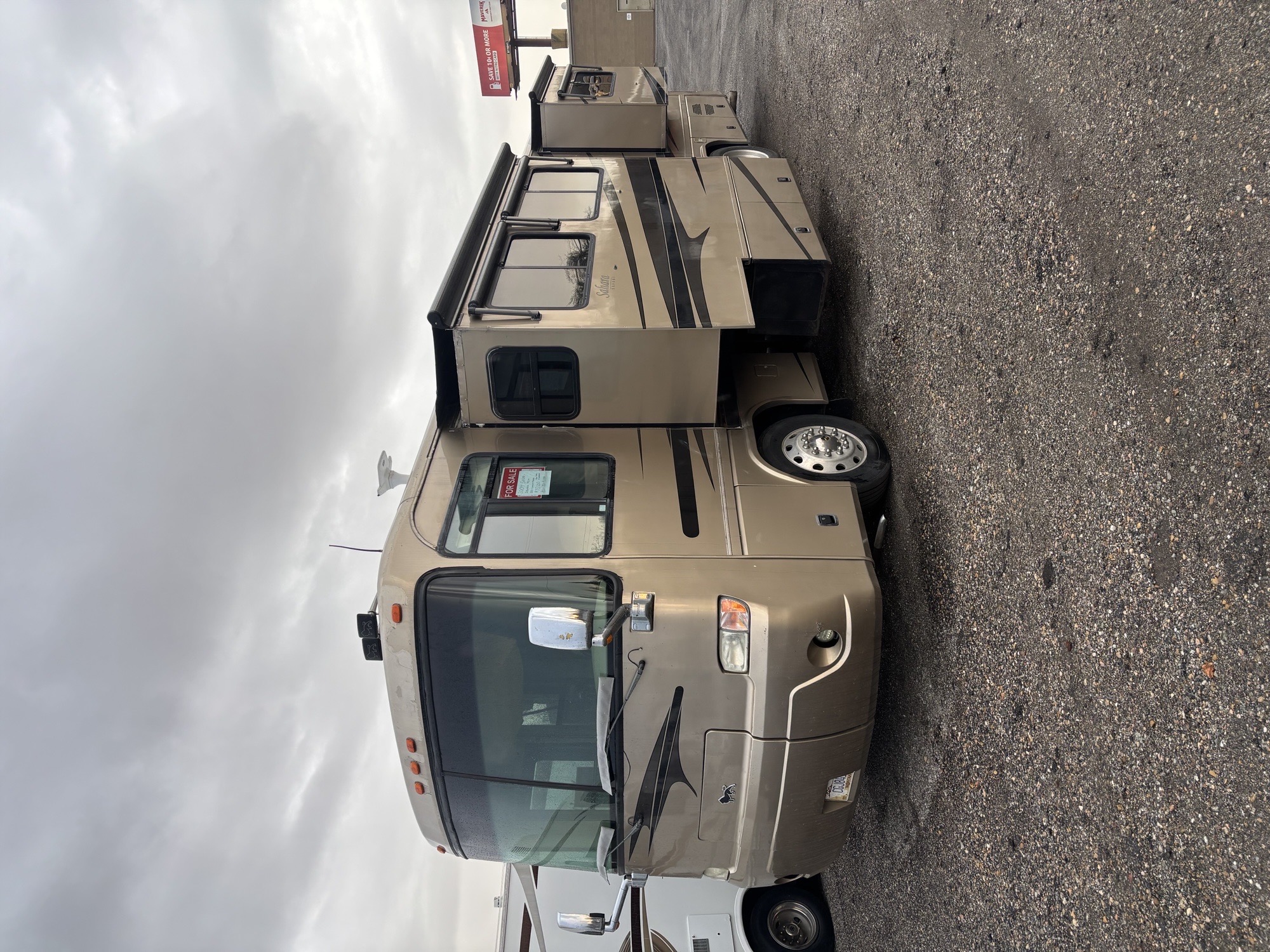 Used 2004 Safari Sahara 40DST
