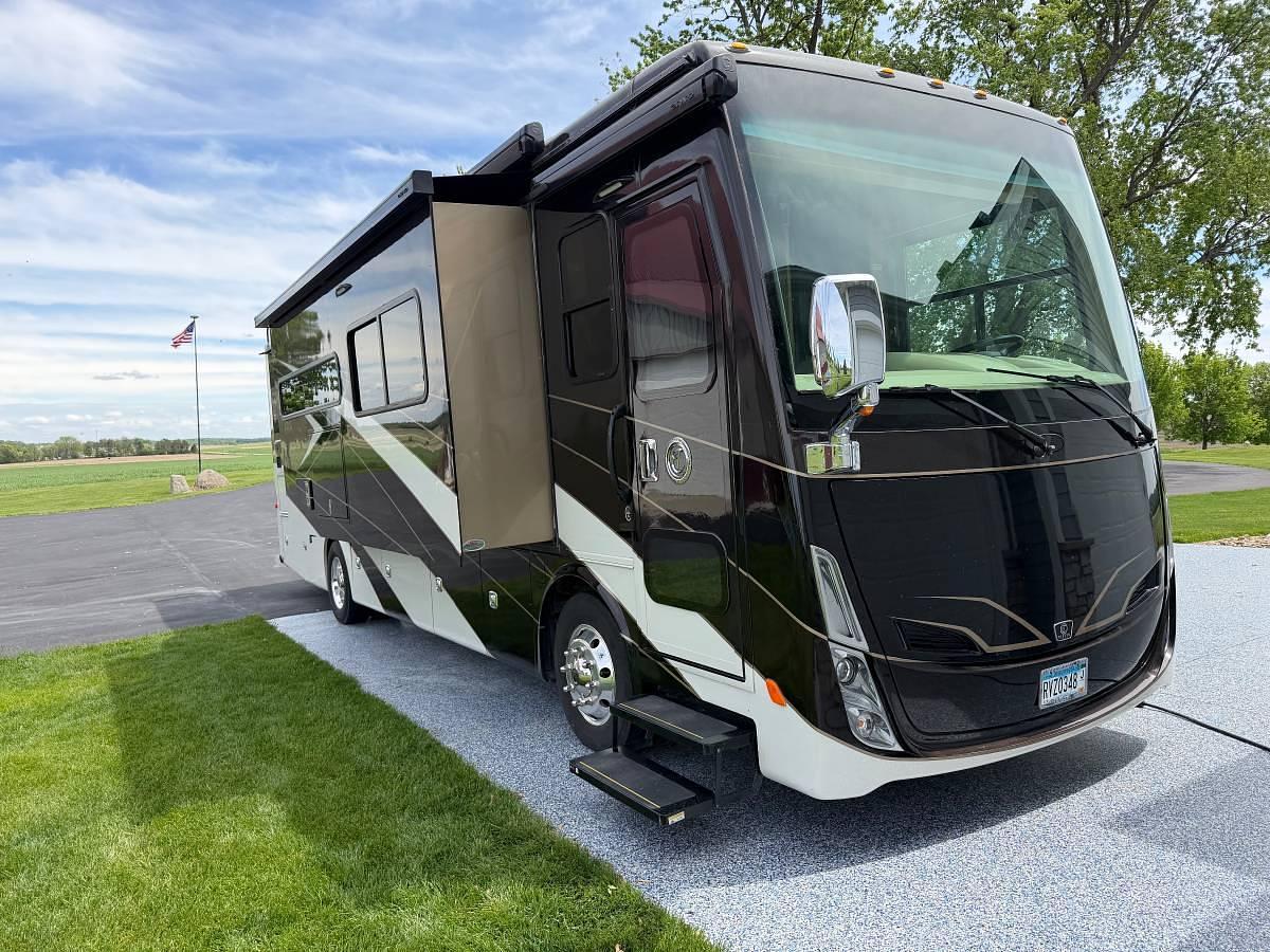 Used 2021 Tiffin Motorhomes Allegro Breeze 33BR Class A Motorhome