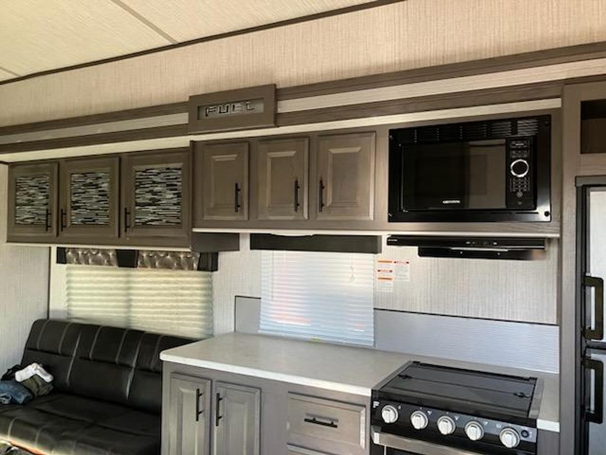 Used 2018 Heartland Fuel F-287 Travel Trailer Toy Hauler