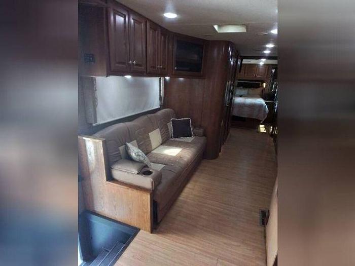 Used 2014 Thor Palazzo 33.2