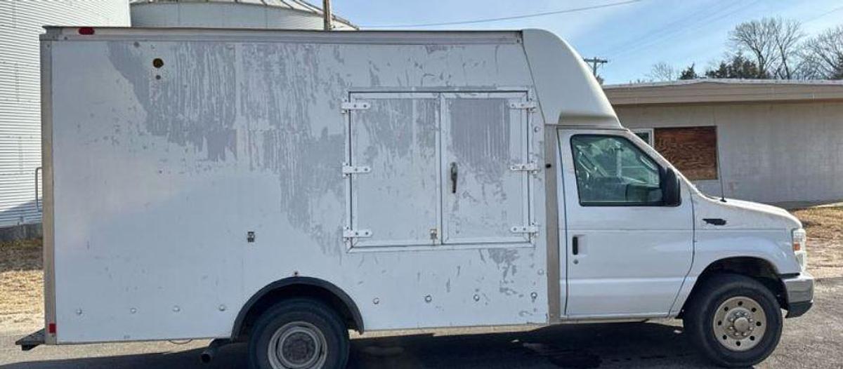 Used 2012 Ford E350 Super Duty Box Truck