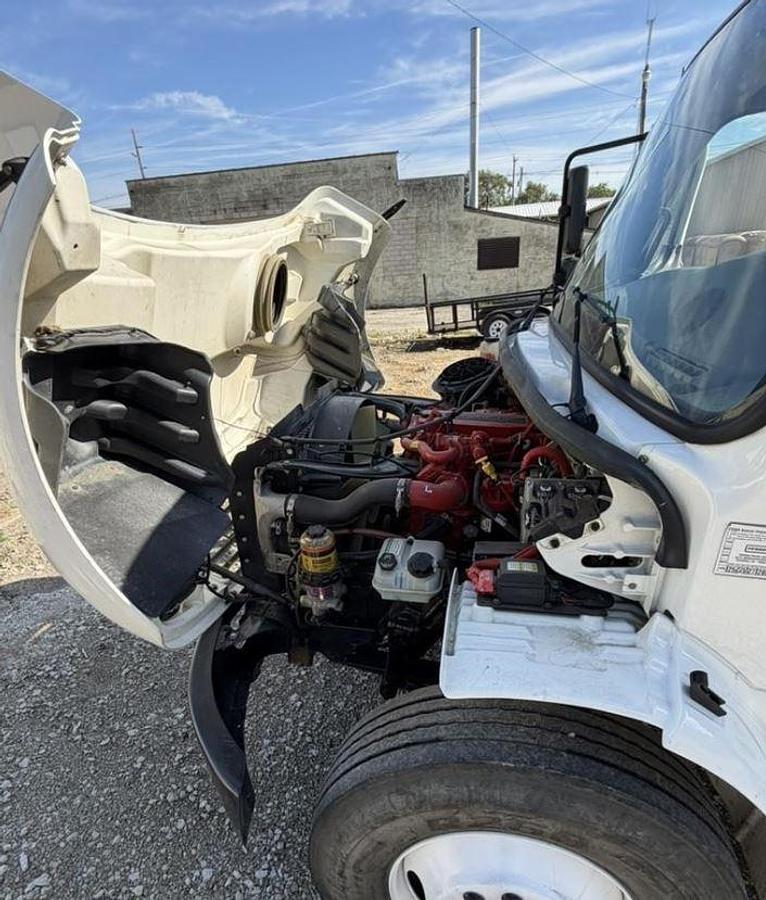 Used 2019 Freightliner Business Class M2 106