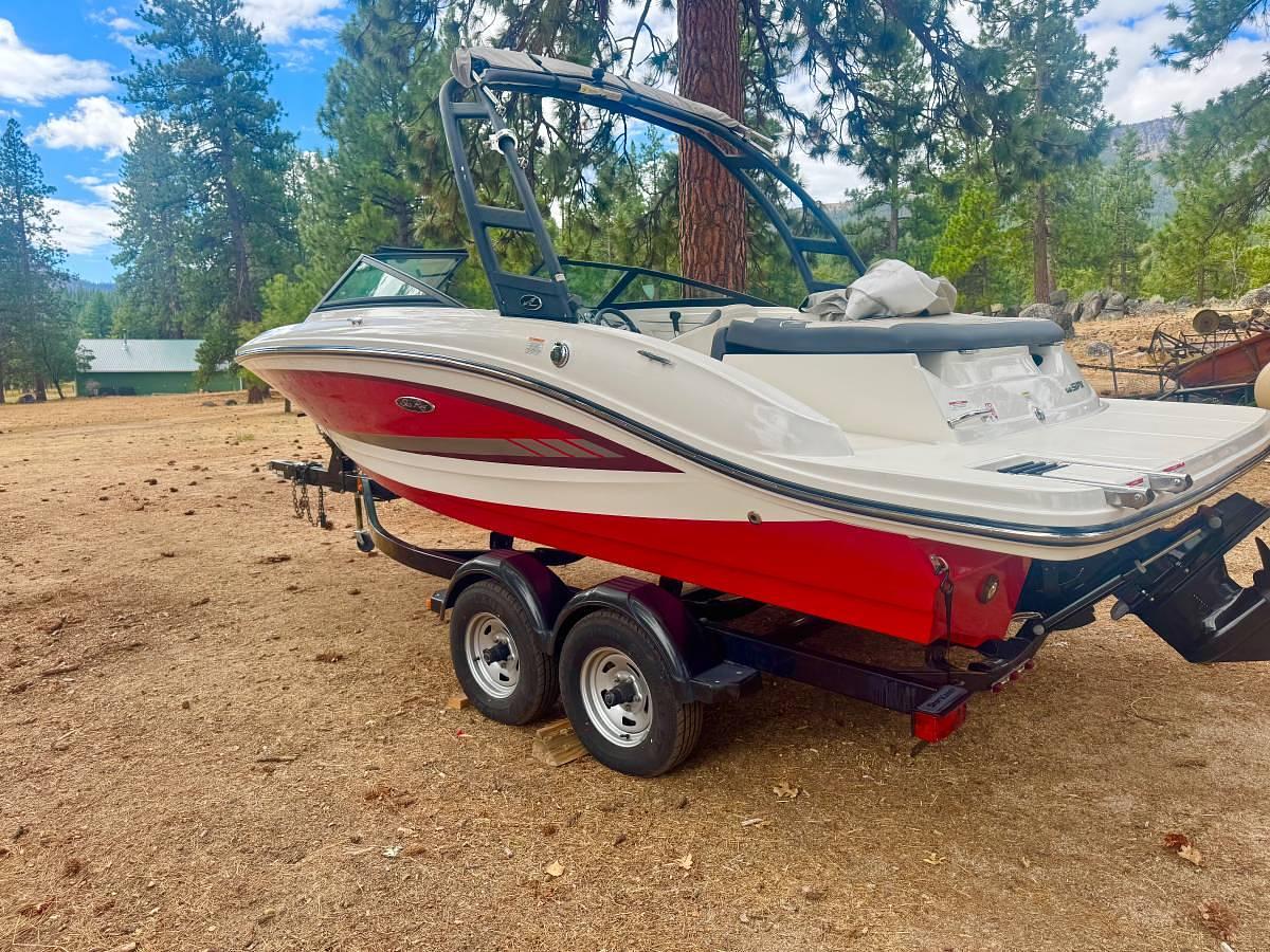 Used 2016 Sea Ray SPX 19