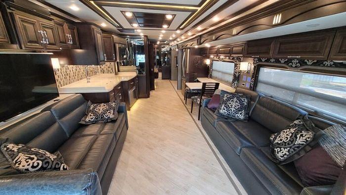 Used 2017 Newmar Mountain Aire 4553