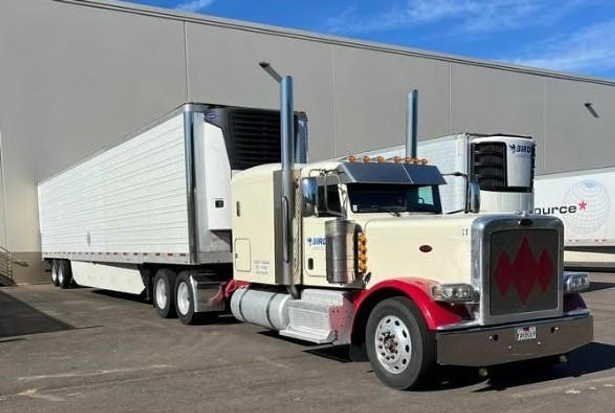 Used 2016 Peterbilt 389 Sleeper