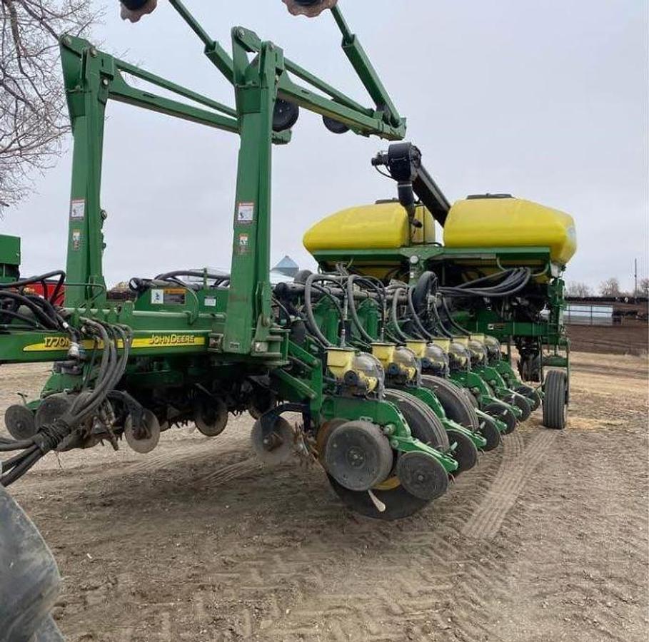 Used 2011 JOHN DEERE 1770NT