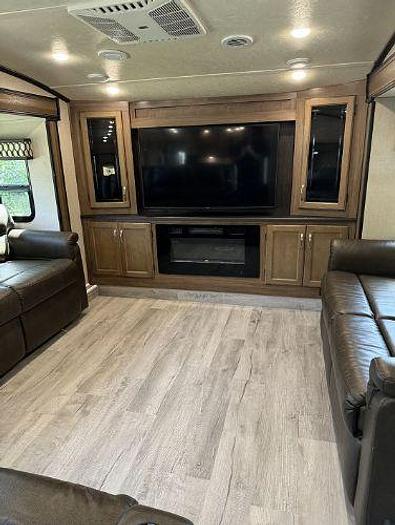 Used 2019 Coachmen Chaparral 370FL