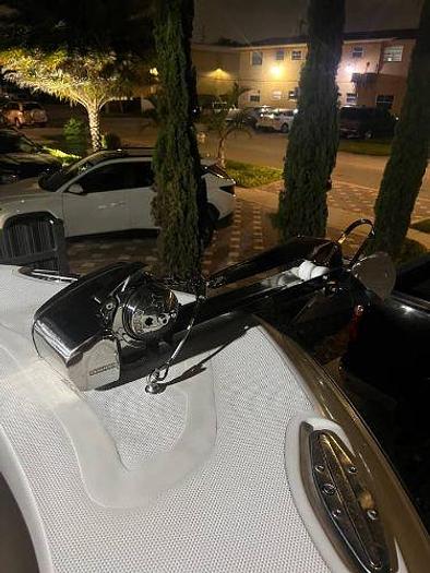 Used 2006 Hydra-Sports Vector CC25