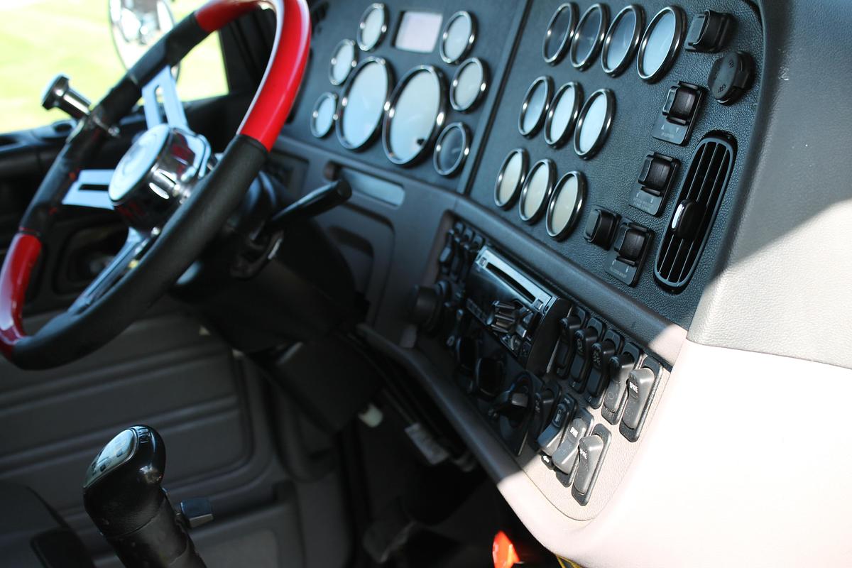 Used 2018 Peterbilt 389