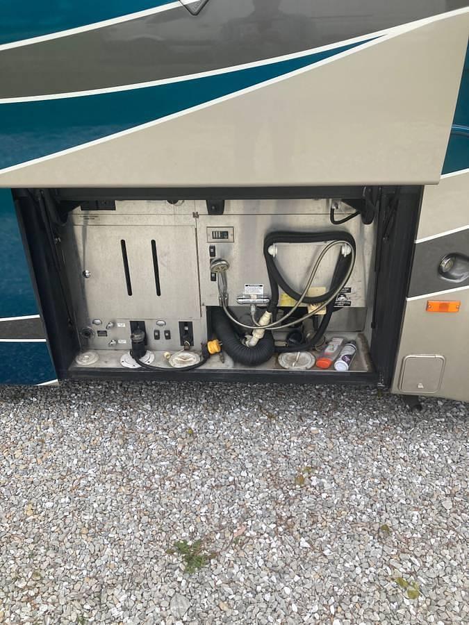 Used 2005 Monaco Signature Castle IV Class A Motorhome