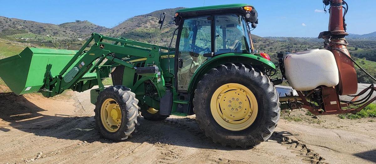 Used 2013 John Deere 5100M