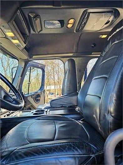 Used 2015 Freightliner BUSINESS CLASS M2 106