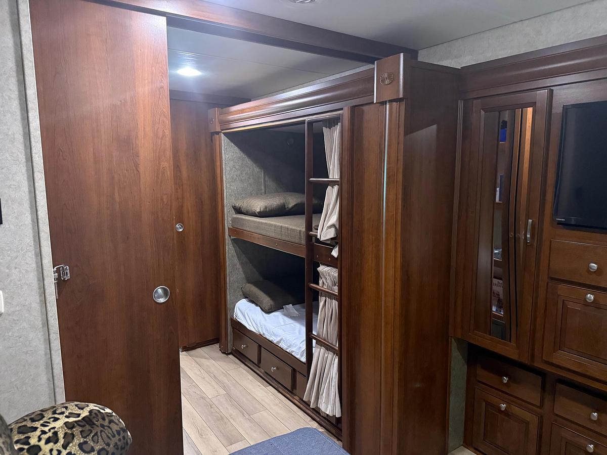 Used 2014 Forest River Georgetown XL 352Q