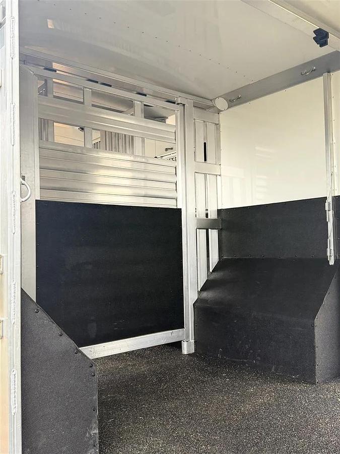 Used 2024 4 Star HTXG6H358086 9 Horse Trailer