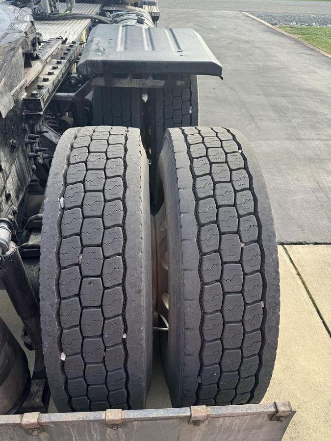 Used 2015 MACK PINNACLE CHU613 Day Cab