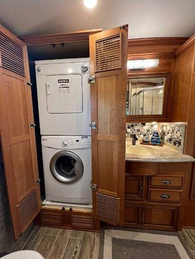 Used 2017 Newmar Dutch Star 4326