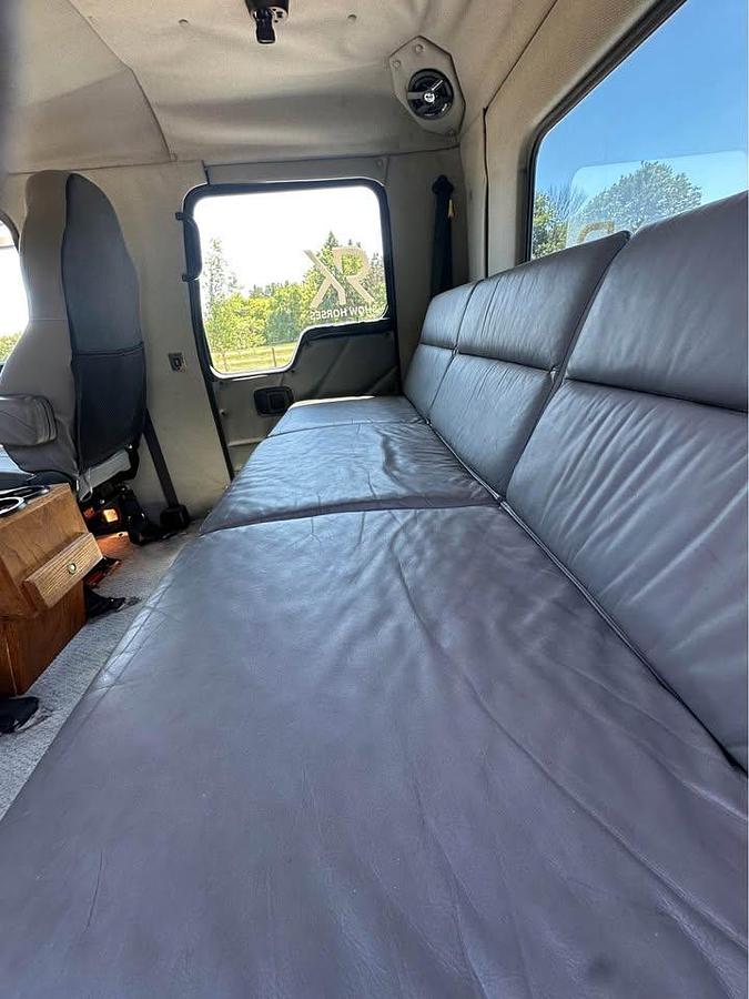 Used 2004 Kenworth T300 Crew Cab