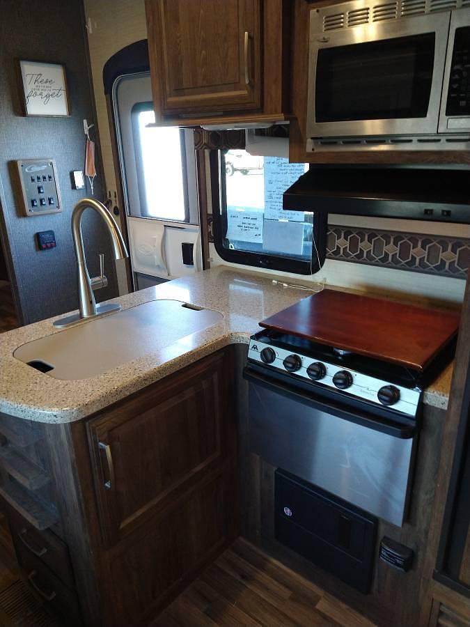 Used 2016 Keystone Cougar 29ROB